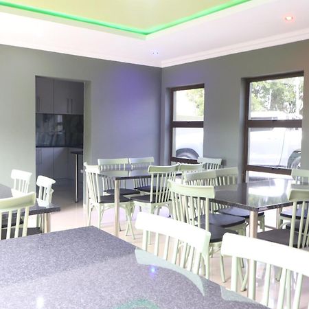 Wise Bird Guest House Roodepoort Buitenkant foto