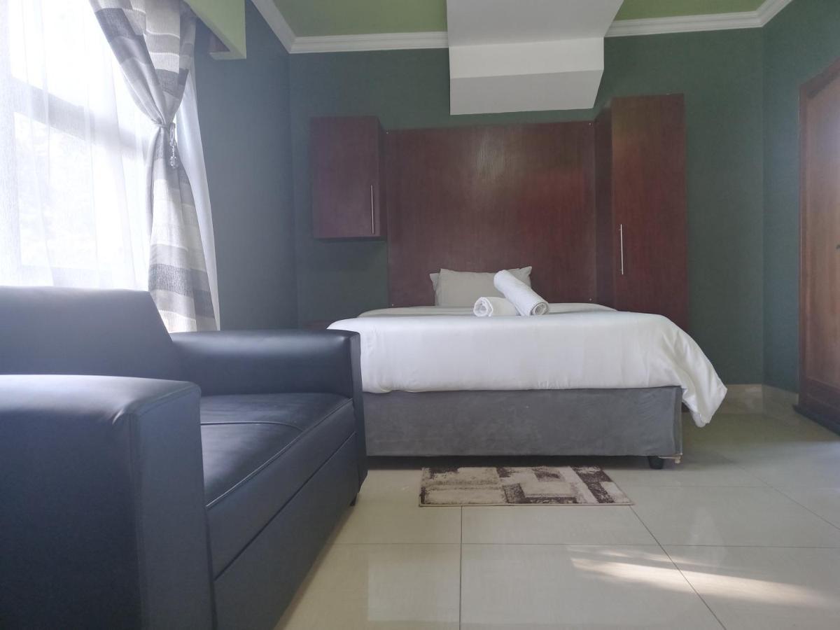 Wise Bird Guest House Roodepoort Buitenkant foto
