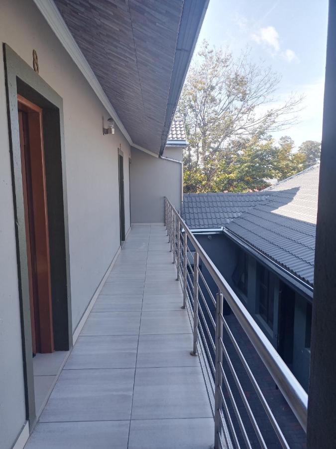Wise Bird Guest House Roodepoort Buitenkant foto