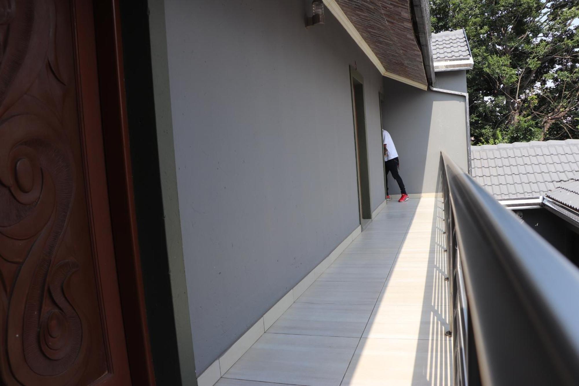 Wise Bird Guest House Roodepoort Buitenkant foto