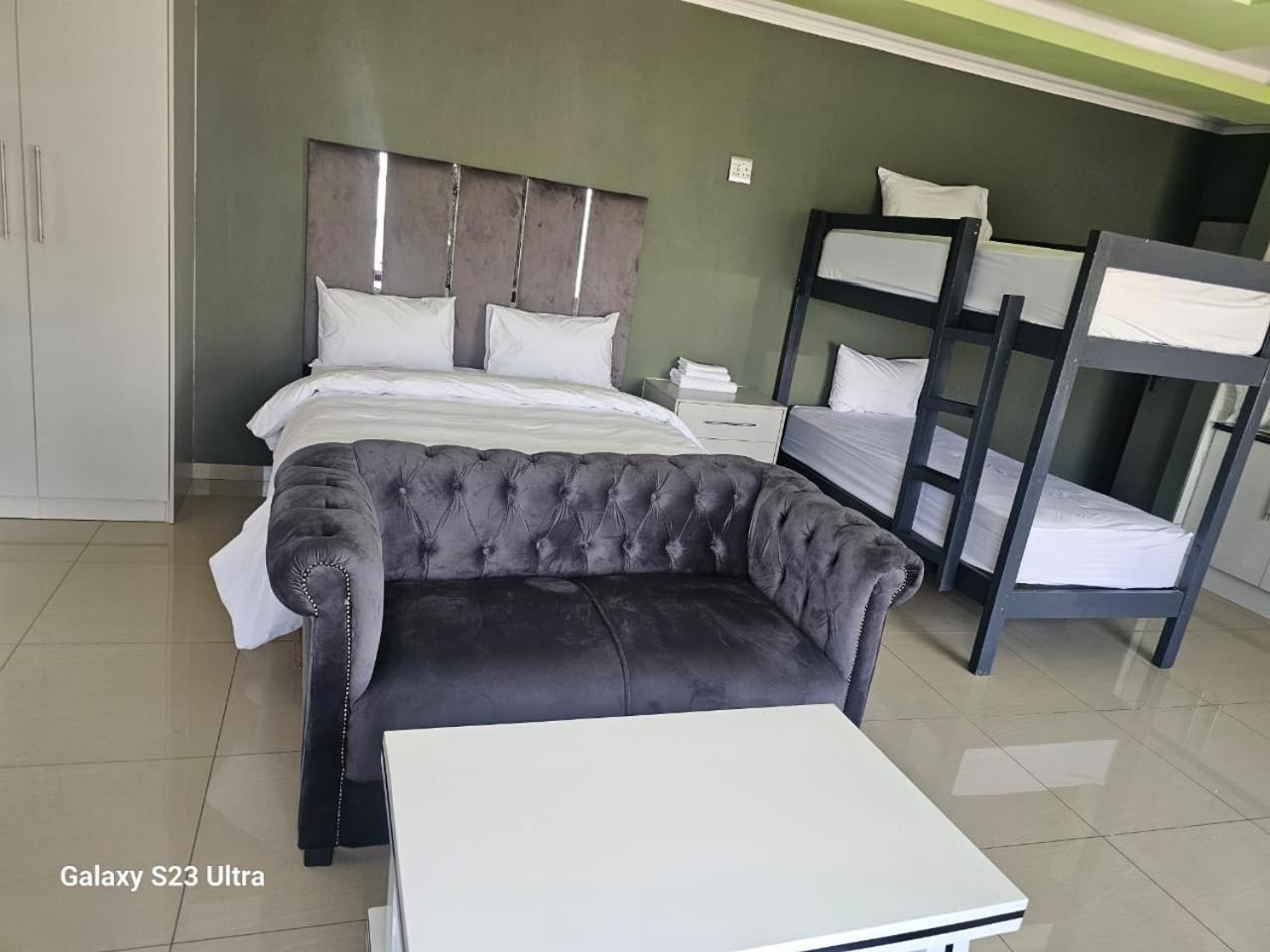Wise Bird Guest House Roodepoort Buitenkant foto