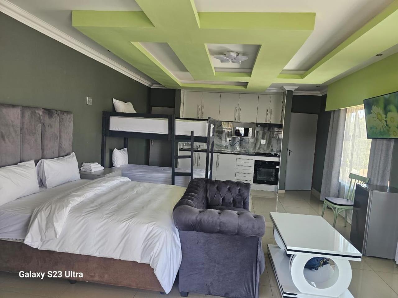 Wise Bird Guest House Roodepoort Buitenkant foto